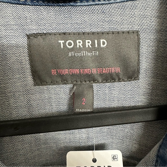 Torrid Denim Jacket Blue Button-Up Jean Jacket Silver Buttons Pockets NWT 2X - Picture 3 of 6